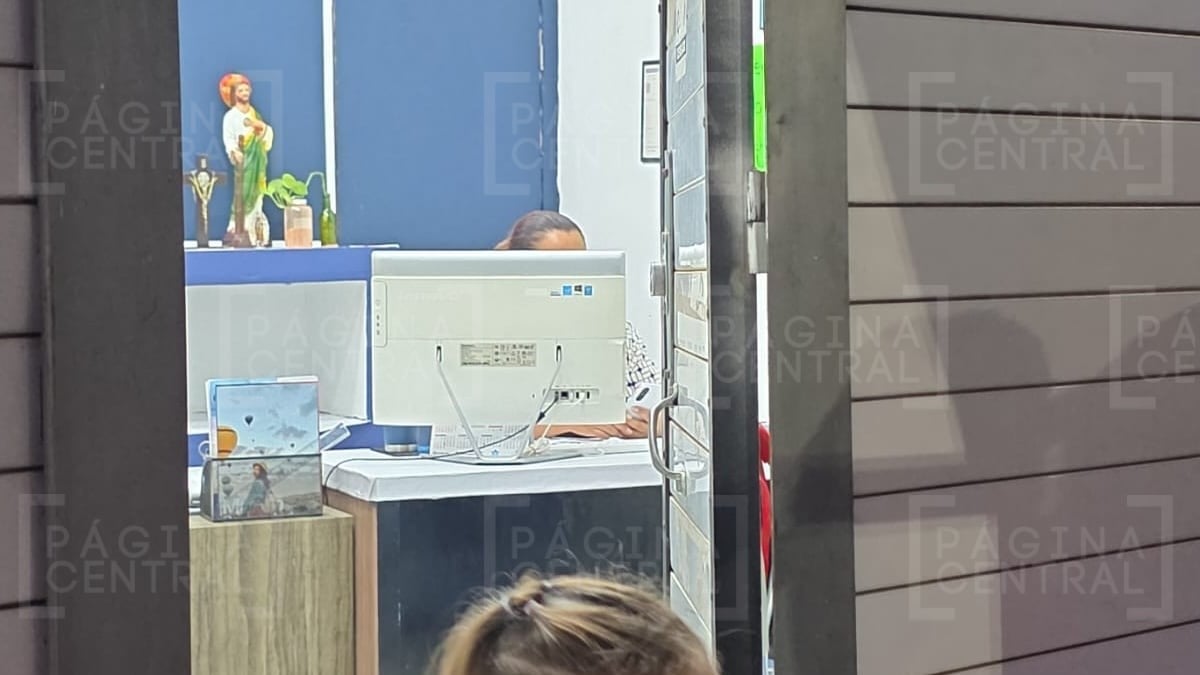 Afectados por presunto fraude turístico protestan en agencia de viajes en León