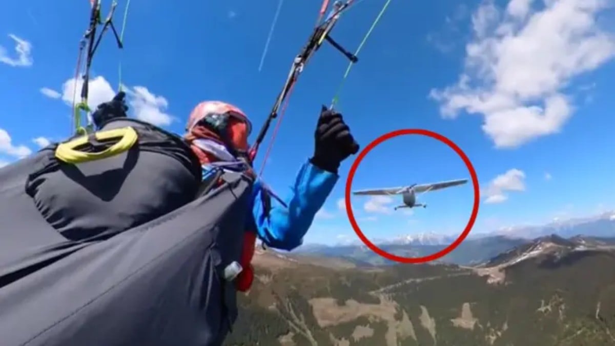 VIDEO ¡Accidente en el aire! Mujer capta cuando un avión impacta contra su paracaídas