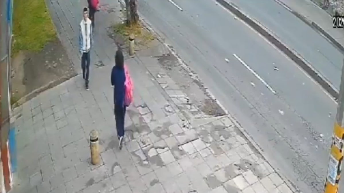 VIDEO Captan a ladrón al momento de apuñalar en la cara a una estudiante