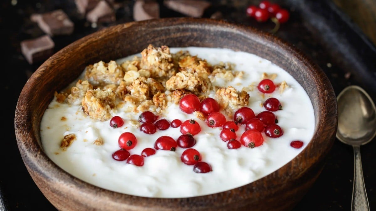 Kéfir o yogur griego: ¿Cuál es el mejor aliado para tu salud intestinal?
