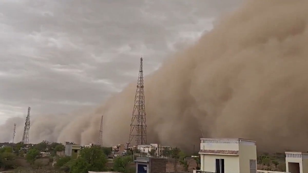 VIDEO ¡De película! Captan cuando tormenta de arena se 'traga' a una ciudad entera