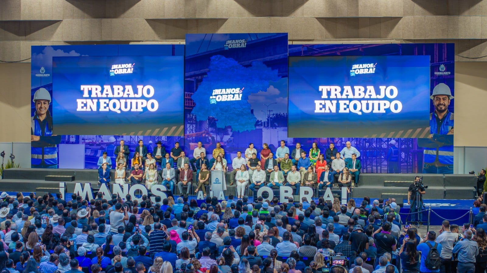 Gobierno estatal invertirá 4 mil millones de pesos en 386 obras para los 46 municipios sin exigir aportación municipal.