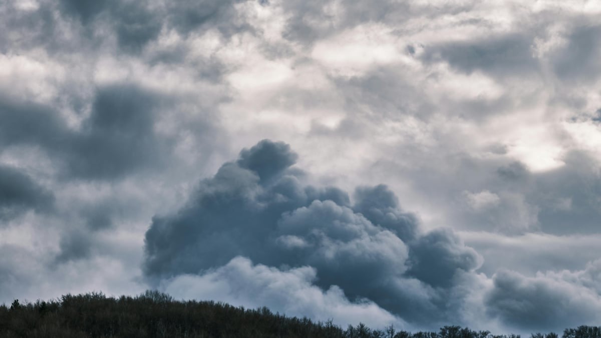 ¡No dejes el paraguas! Lluvias y temperaturas de hasta 30 grados marcarán la jornada en León