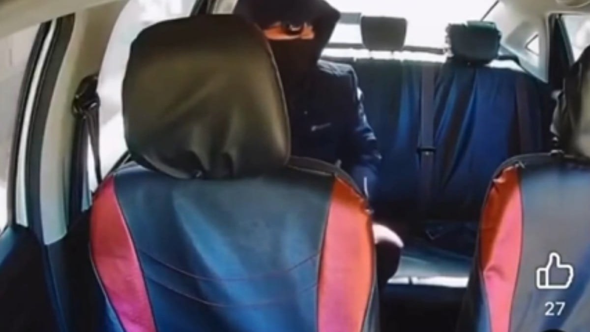 VIDEO ¡Prefirió saltar de su vehículo! Chofer de plataformas escapa de un asalto