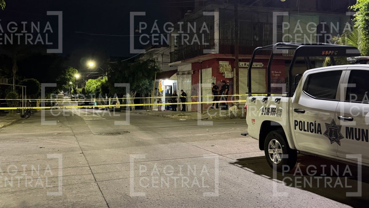 ¡Se escucharon cinco balazos! Motosicarios abren fuego contra un hombre en Chapalita