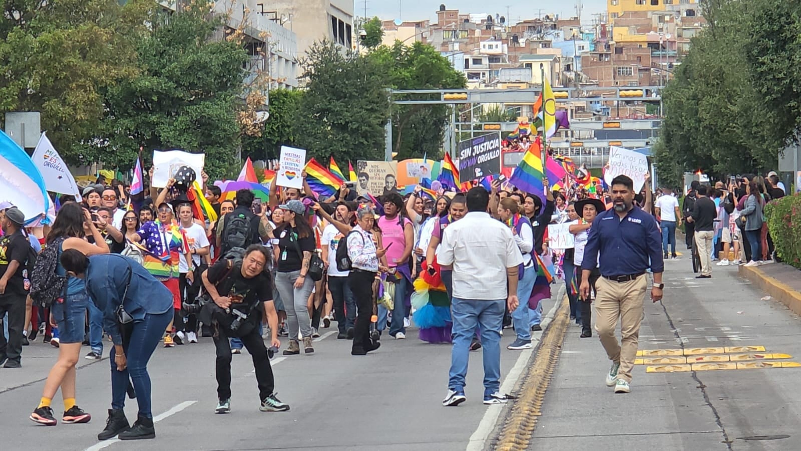 Pride 2026 desde León: comunidad LGBT+ alza la voz con multitudinaria marcha