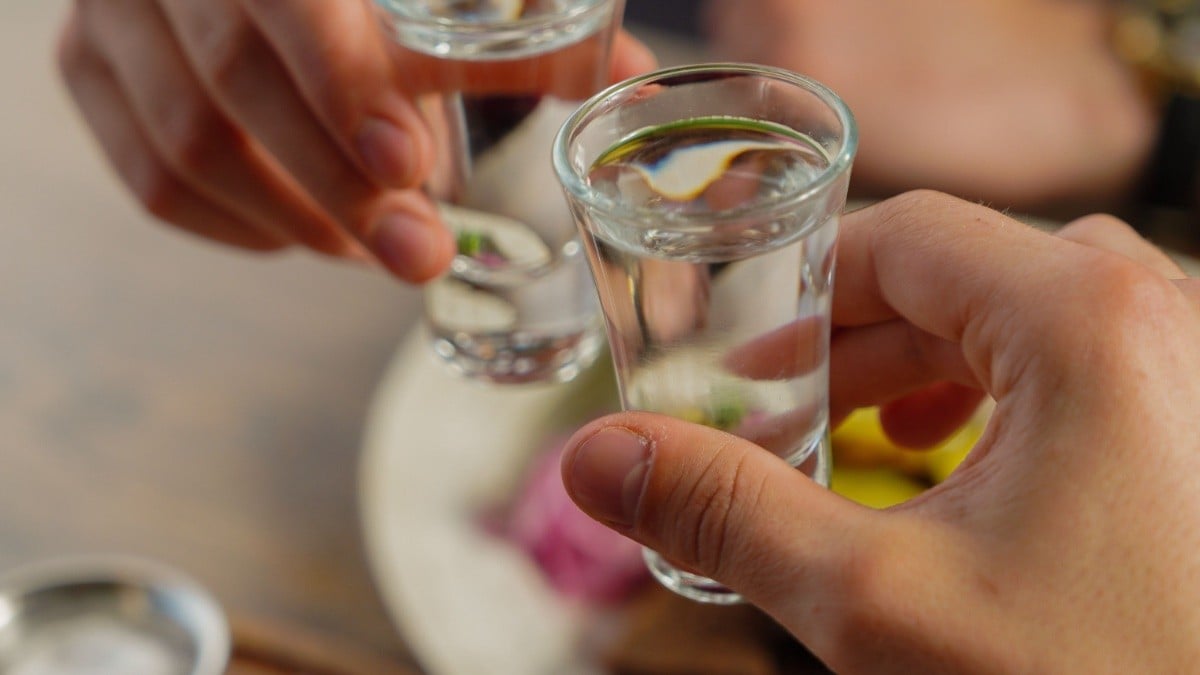 Investigan muerte de cuatro personas por presunto alcohol adulterado en fiesta de XV años en Salamanca