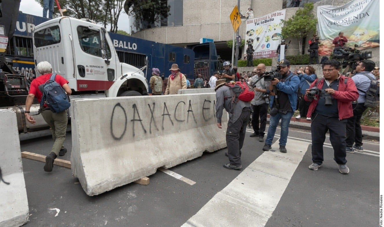 Frenan policías avance de CNTE hacia Estadio CDMX