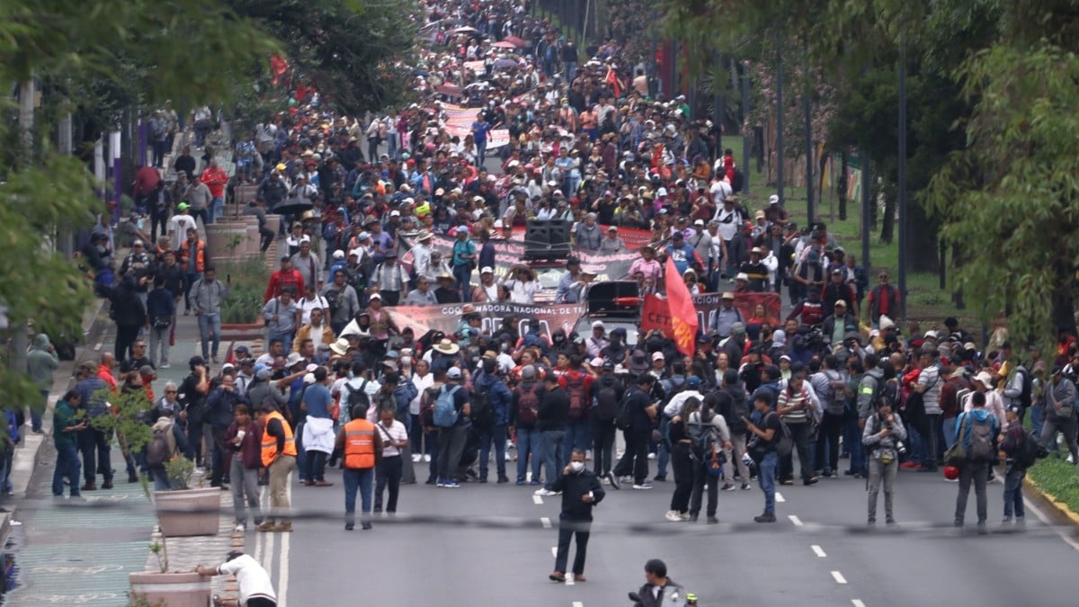 Amaga CNTE con tomar el Aeropuerto Internacional de la Ciudad de México