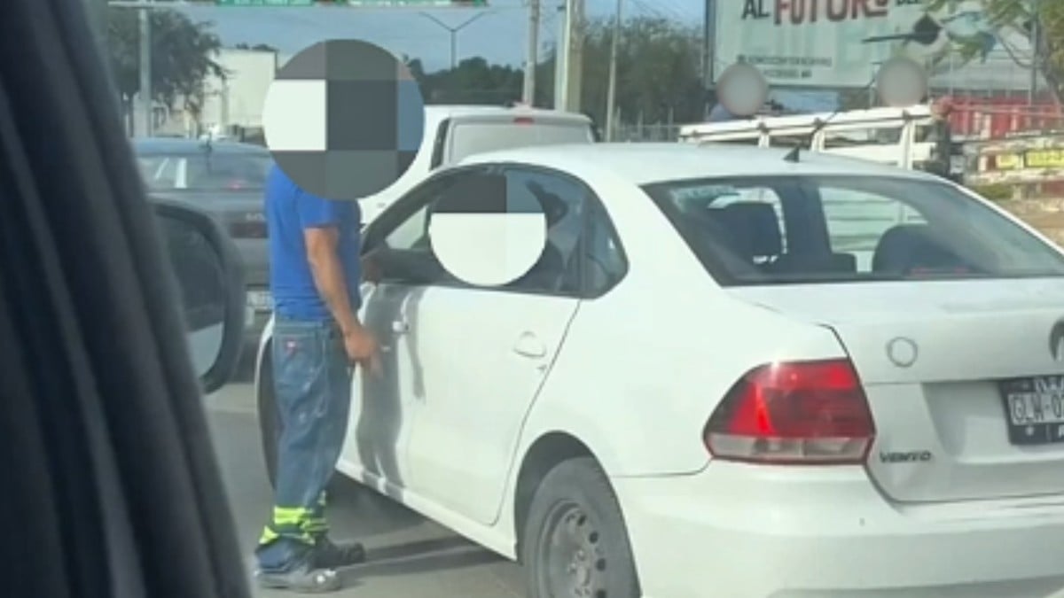 VIDEO ¡Todo por no ceder el paso! Automovilistas pelean en el Libramiento Morelos en León
