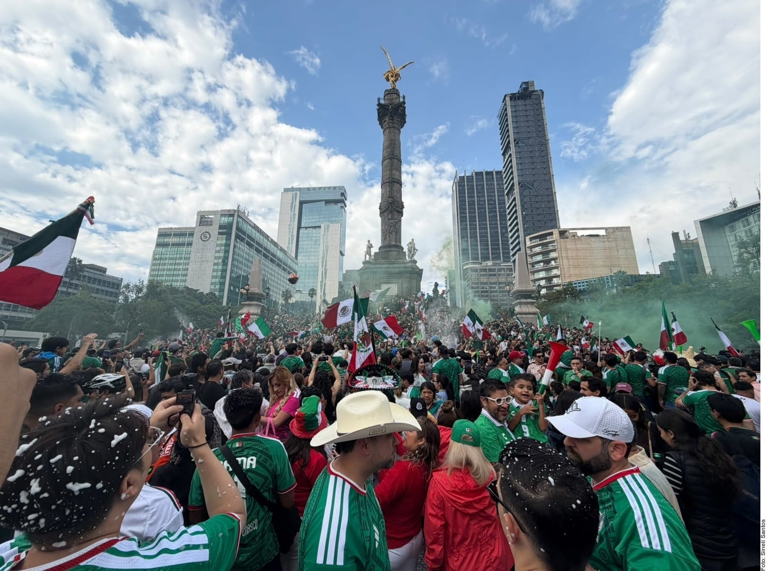 Festejan en el Ángel primera victoria