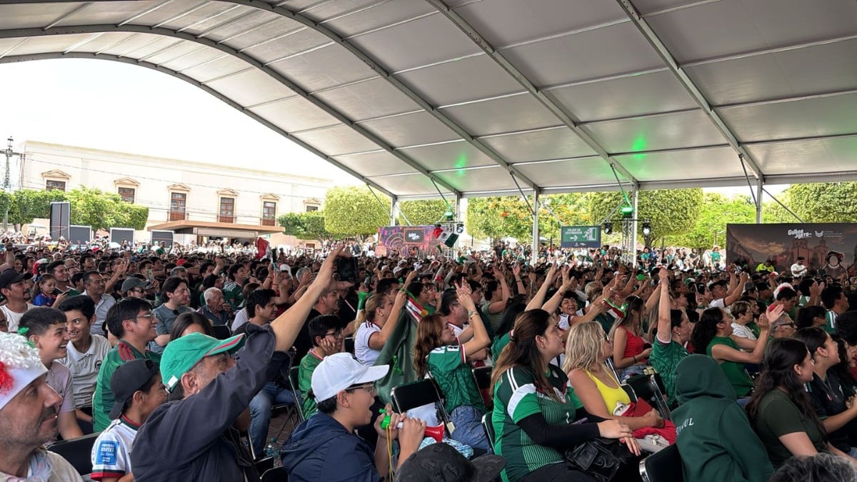 ¡Leoneses demuestran su pasión! Abarrotan explanada del Expiatorio para ver el Mundial