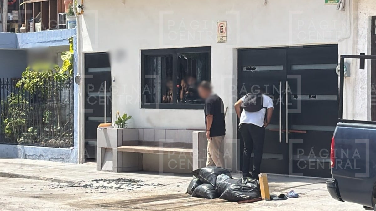 ¡Internos asomados en las ventanas! Riña en anexo en fraccionamiento Hidalgo deja 2 heridos