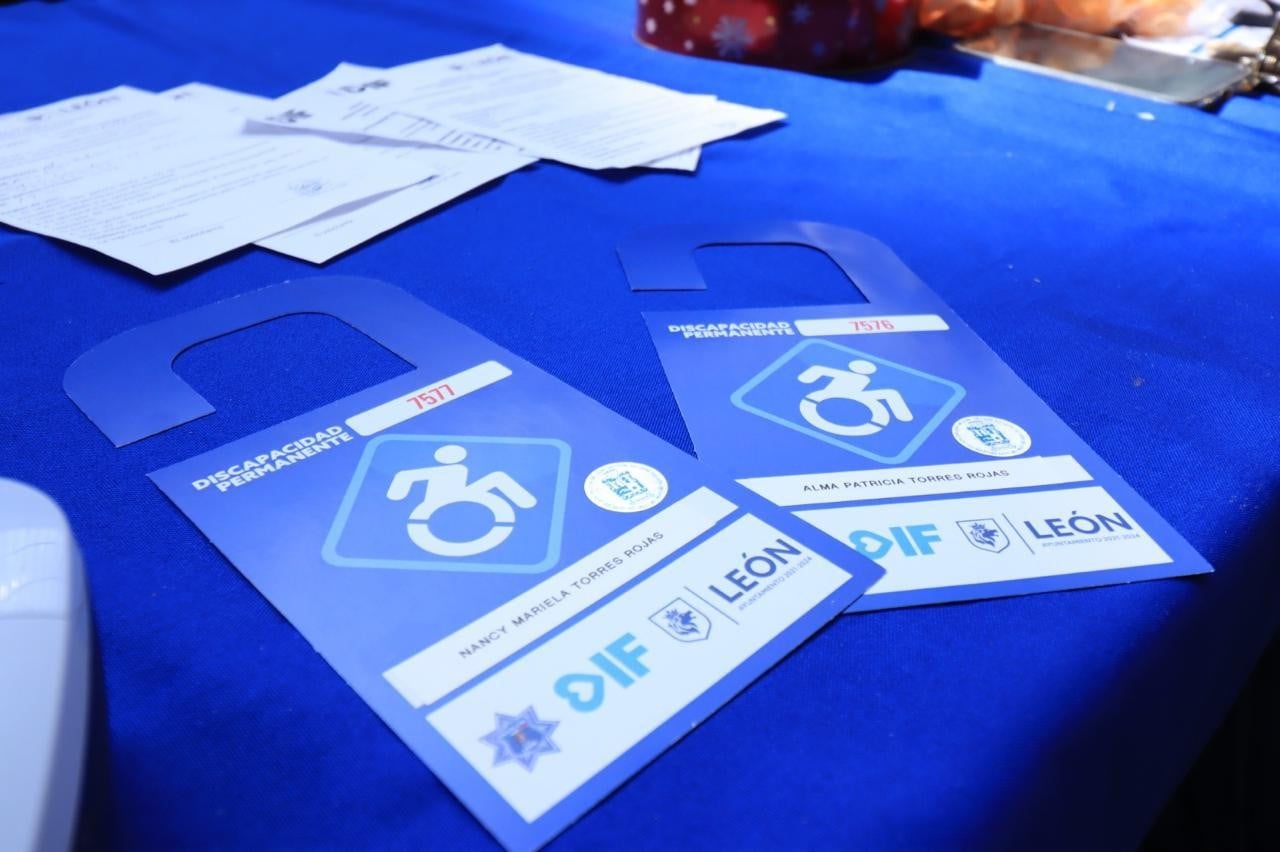 DIF León alerta por venta de ganchos falsos para personas con discapacidad en redes sociales