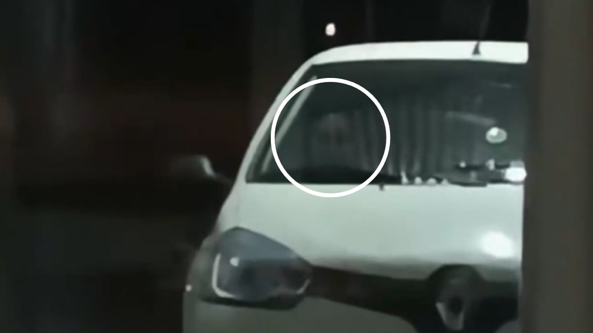 VIDEO ¡Terrorífico! Captan un espectro dentro de un auto estacionado afuera de un hospital