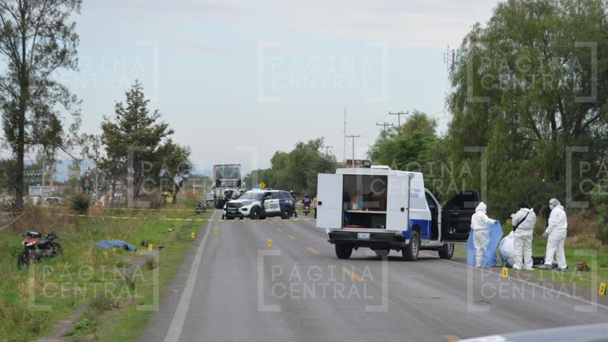 ¡Tragedia! Mueren dos motociclistas al chocar de frente en la carretera León-Cuerámaro