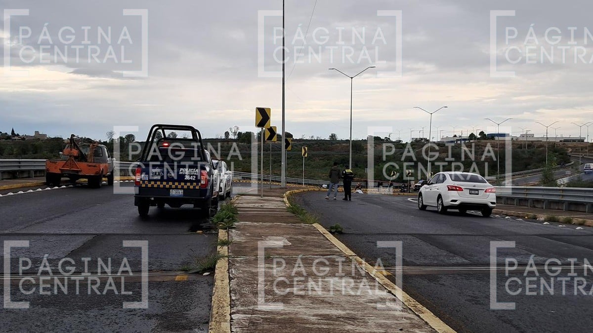 Accidente de moto en Purísima del Rincón deja a una motociclista sin vida; hay una niña herida