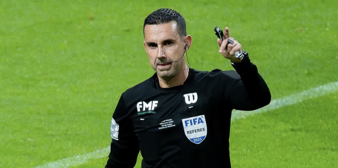 César Ramos, árbitro mexicano con más juegos en Mundiales