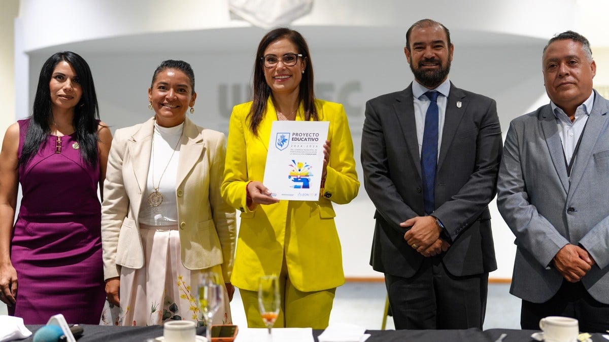 Gobierno de León impulsa la educación con inversión histórica de 448 millones