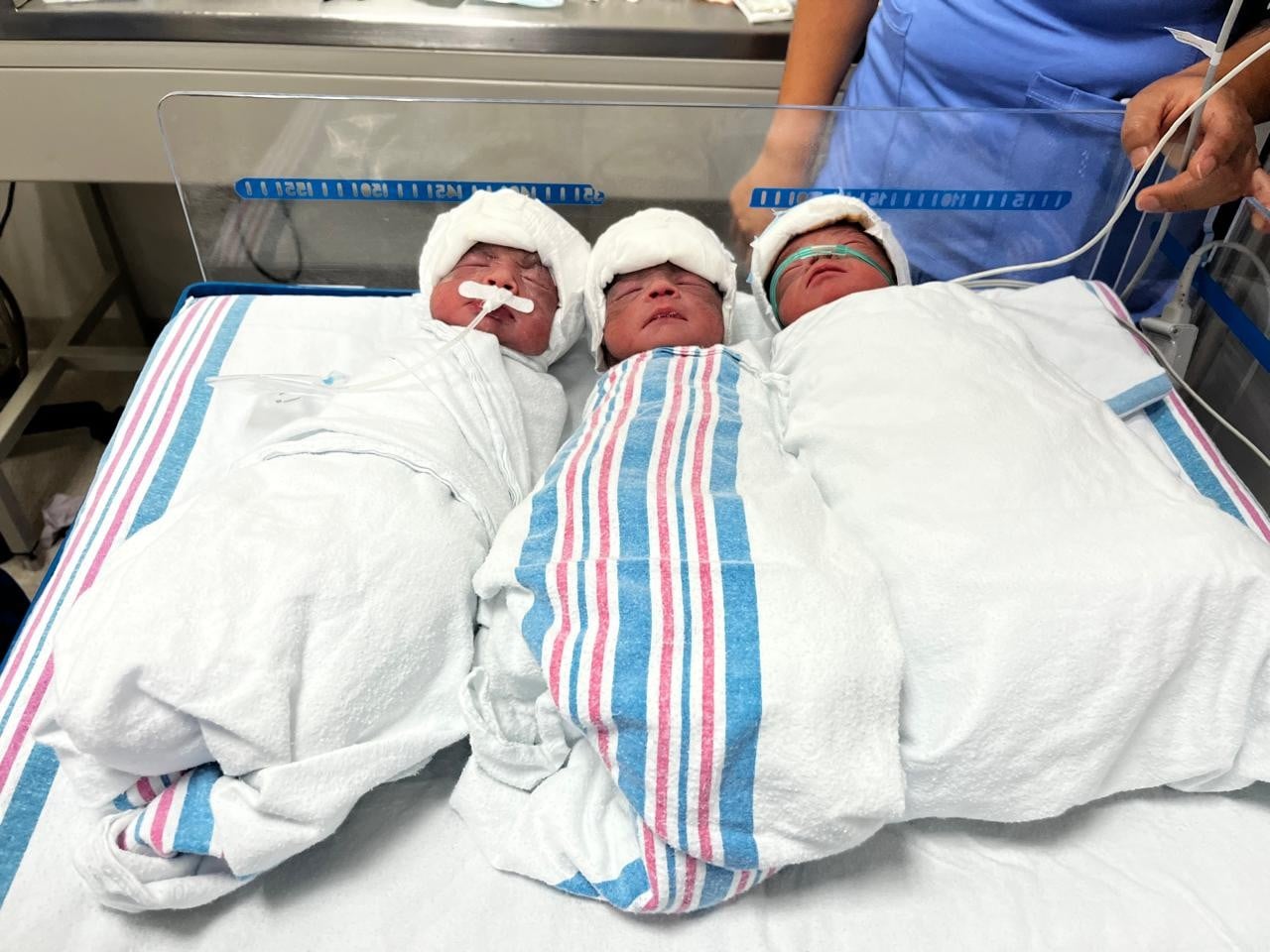 María da a luz a los trillizos Marcos, Emmanuel e Isaac en hospital de San Luis de la Paz