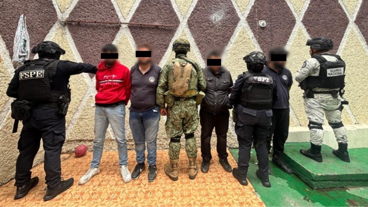 Caen 4 presuntos integrantes de un grupo criminal en Uriangato; les aseguraron un arsenal