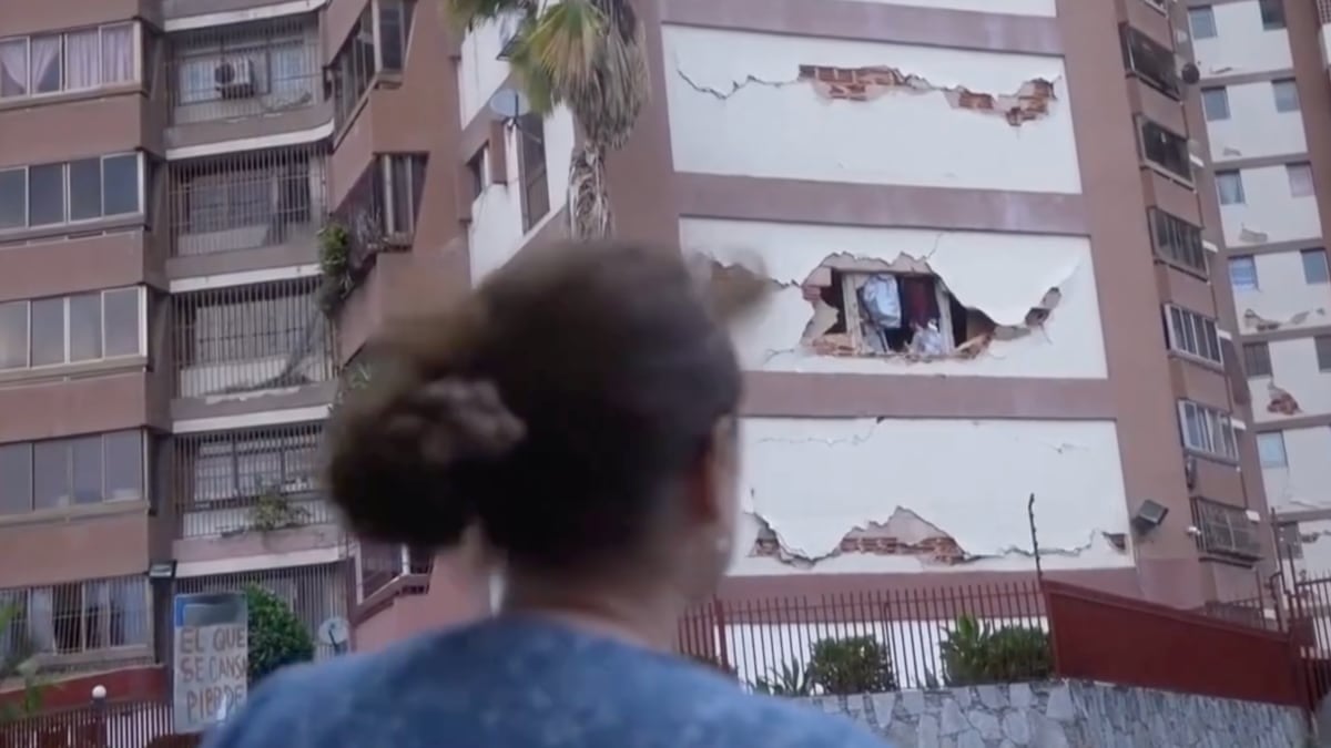 VIDEO ¡No para el rescate! Exigen maquinaria para recuperar cuerpos tras sismo en Venezuela