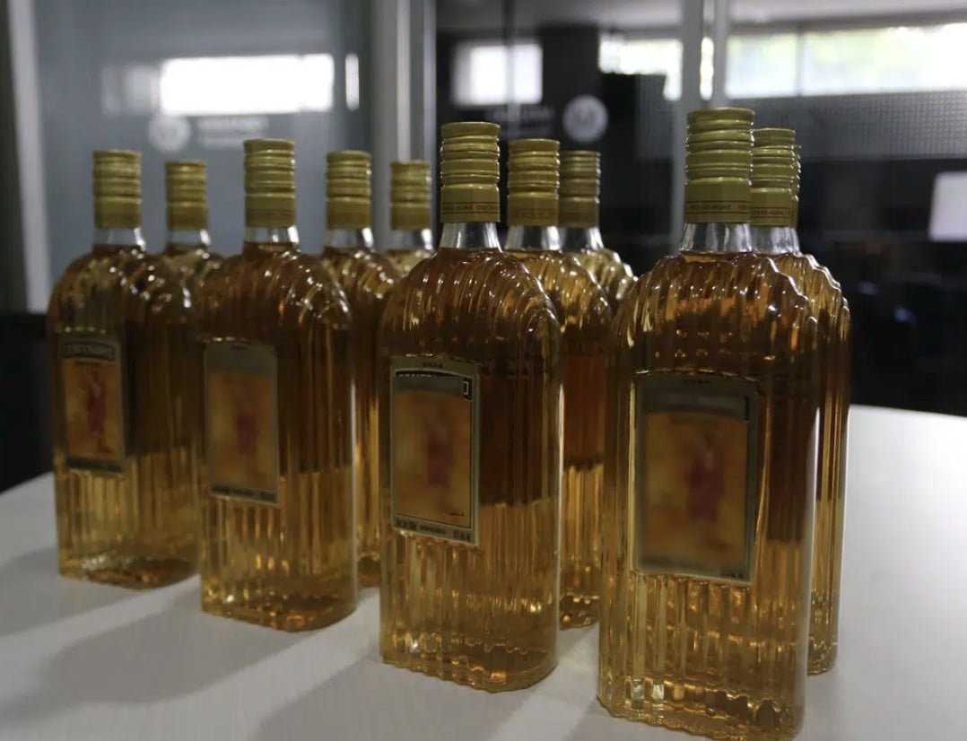 Alertan por aumento en la venta de tequila adulterado en redes sociales