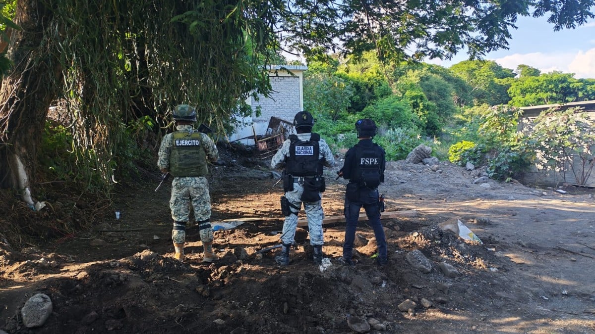 ¿Riesgo de explosión? Toma clandestina provoca fuga en ducto de Pemex en Valle de Santiago