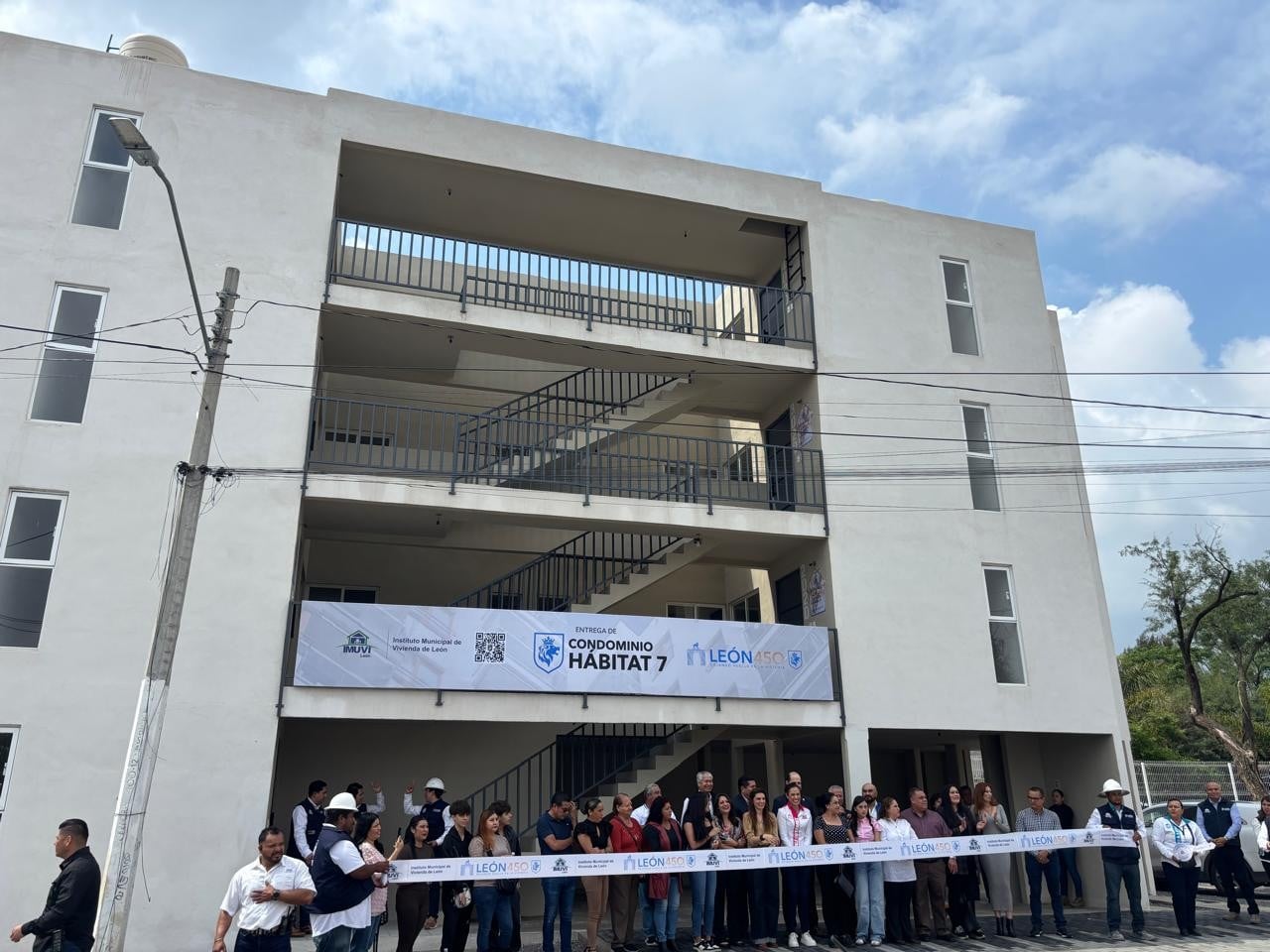 Impulsa León acceso a vivienda con entrega de nuevos departamentos en Hábitat 7