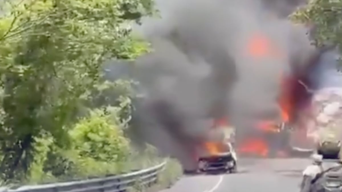 VIDEO ¡Explota Pipa! Cuatro heridos tras siniestro en carretera