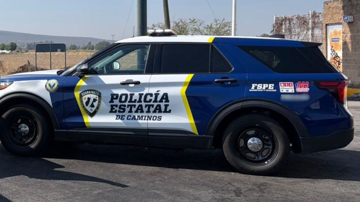 Tras persecución, aseguran una moto robada y drogas en Irapuato; sospechoso logró escapar