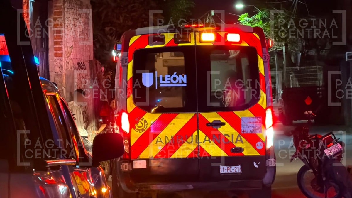 ¡Creían que era un balazo! Atacan a mujer con navaja en presunto asalto en la Diez de Mayo