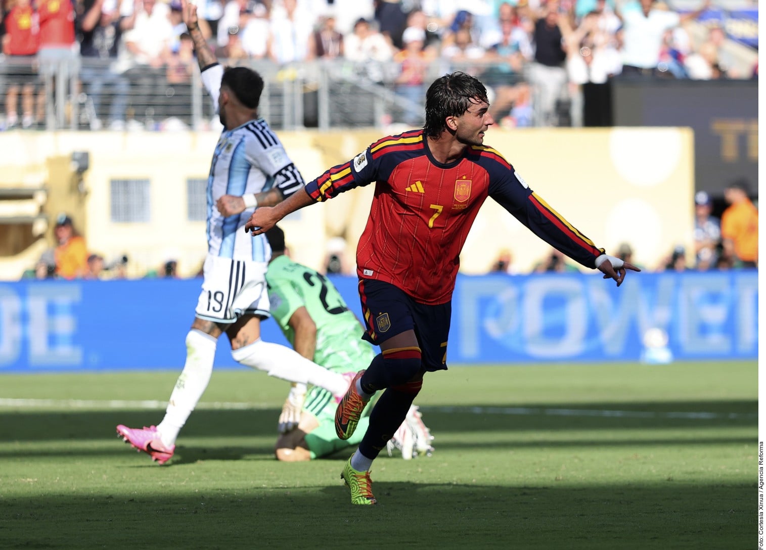 El trofeo de la Copa del Mundo de la FIFA tiene un nuevo dueño: España