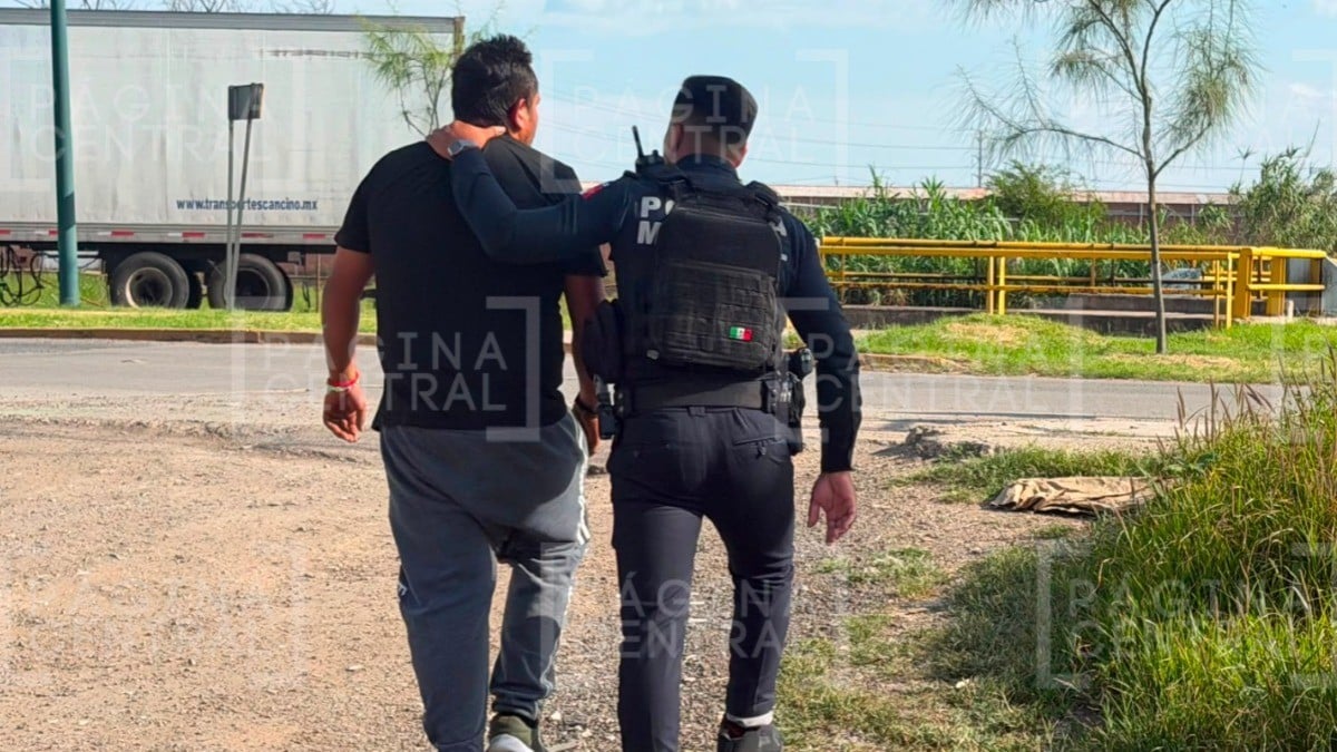 Chofer de plataforma simula asalto, quema su propio auto y lo detienen junto con su cuñado en León