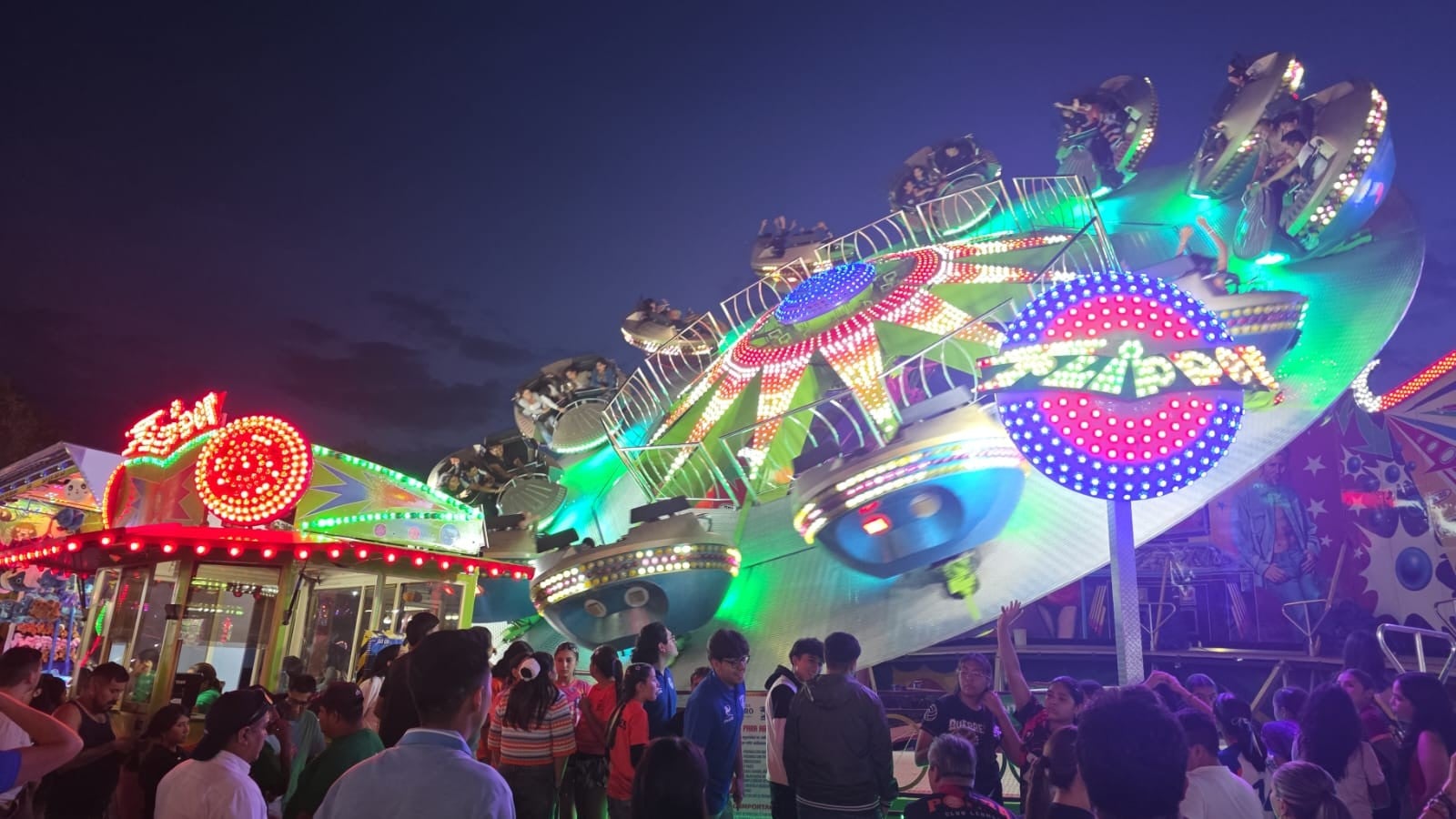 Diversión familiar en el Festival de Verano: Conoce los juegos mecánicos y costos