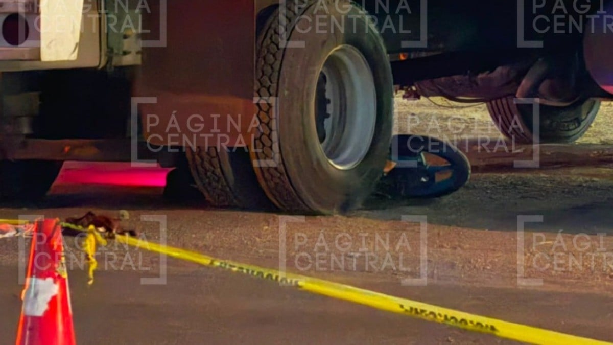 Muere una motociclista arrollada por un tráiler en Ciudad Industrial; hay un detenido