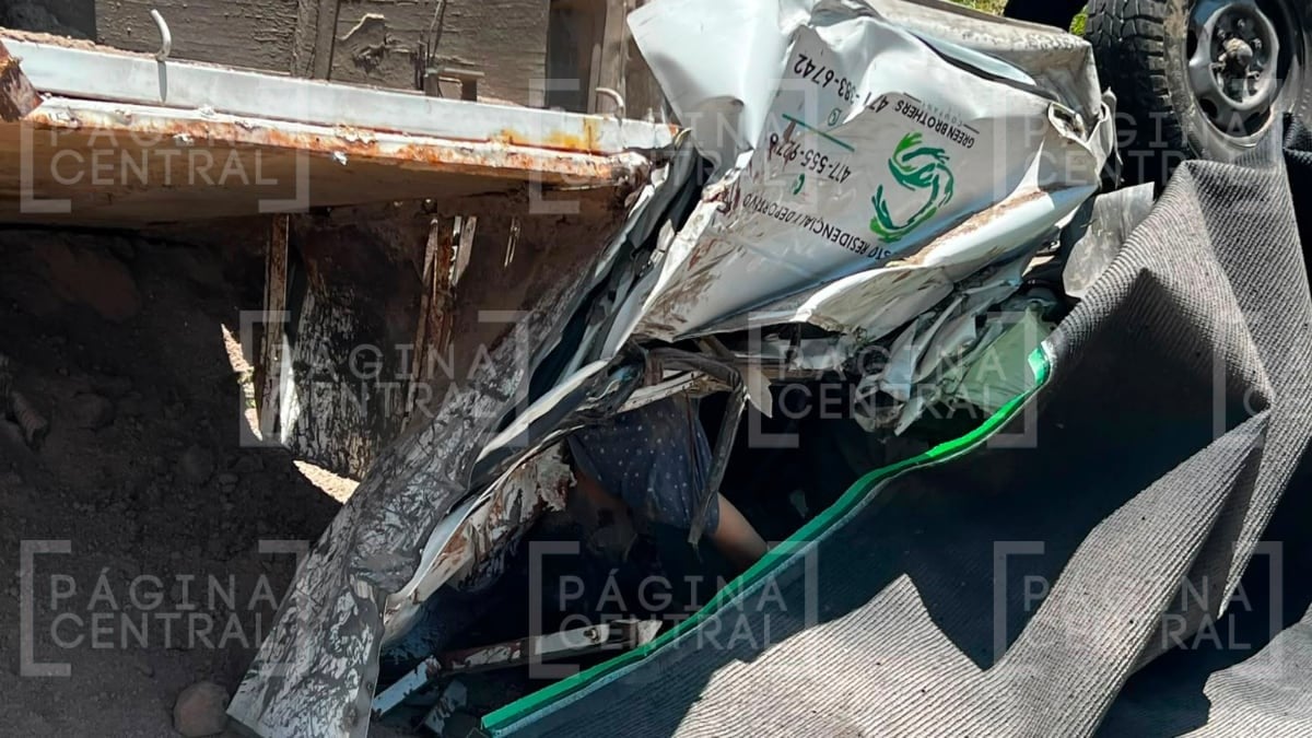 Una volcadura en Gran Jardín, León, dejó un trabajador muerto y dos lesionados graves. La Fiscalía investiga las causas del accidente
