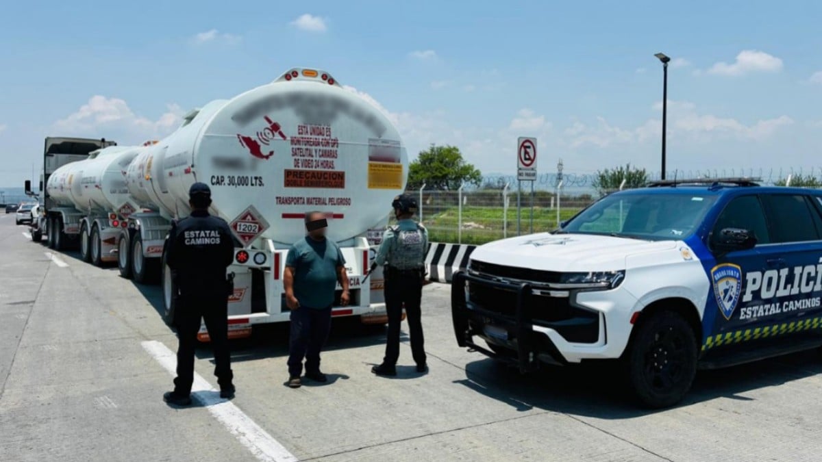 Pipa transportaba 60 mil litros de huachicol en Apaseo el Grande; así la aseguraron