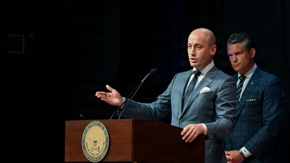 Stephen Miller afirmó que los cárteles controlan territorio en México y defendió el despliegue militar de Estados Unidos en la frontera.
