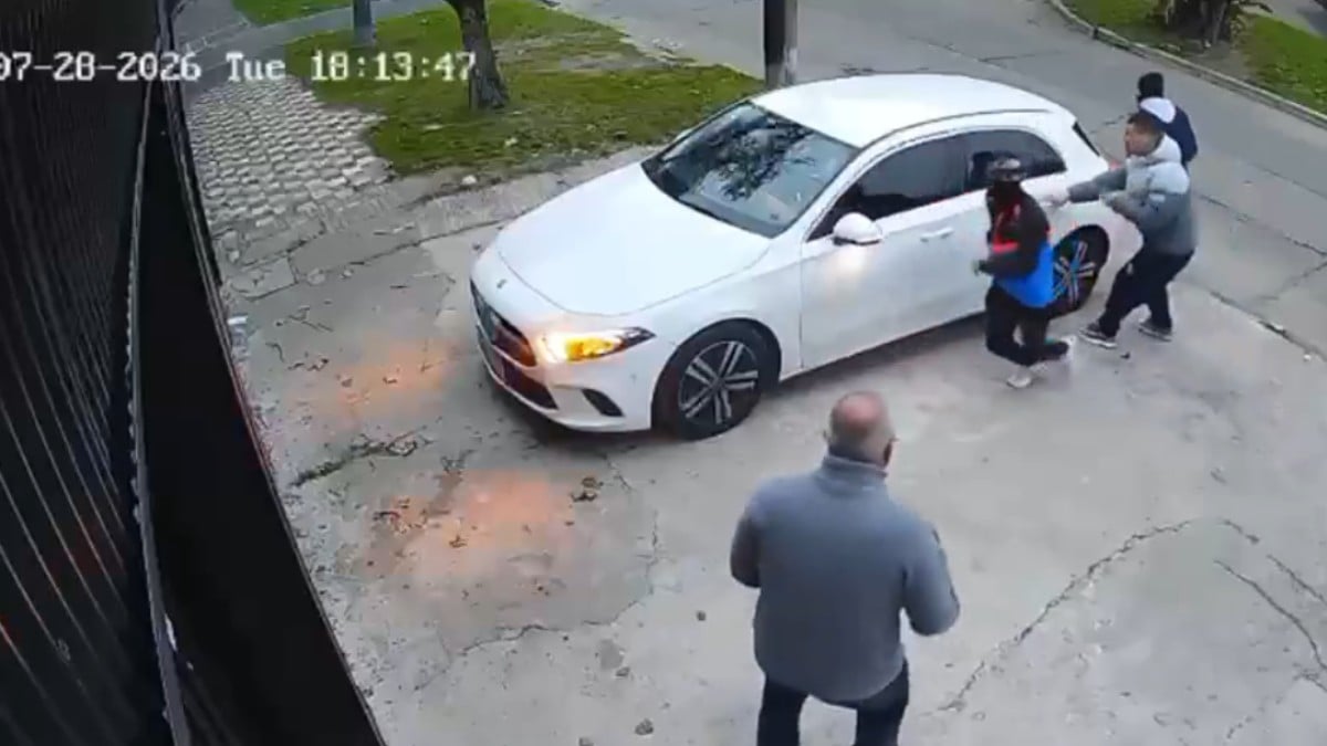 Roban un auto