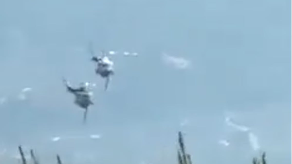 VIDEO ¡Se estrellaron en el aire! Helicópteros chocan mientras apagaban un incendio