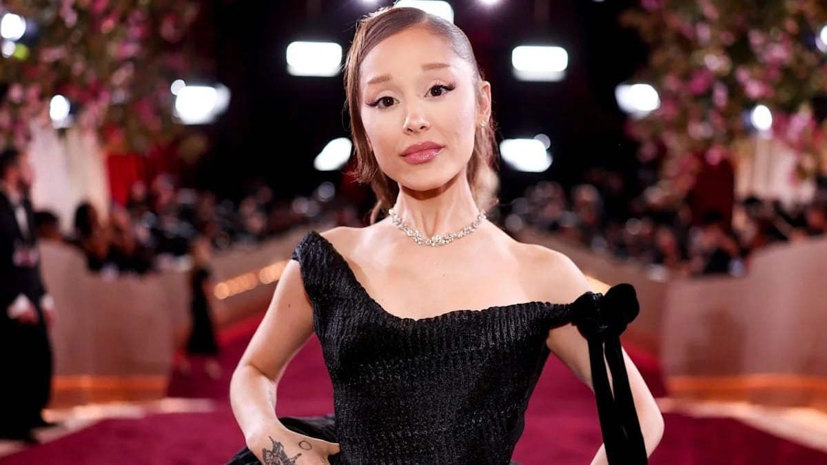 Ariana Grande se retira de apariciones públicas y abandona musical