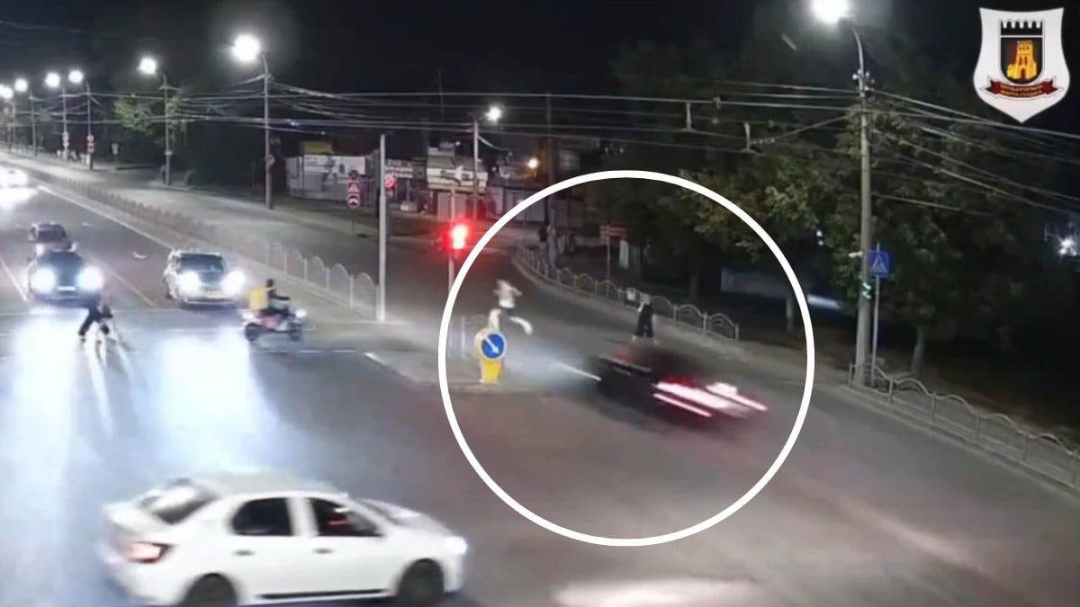 VIDEO Menor de 14 años muere atropellado; conductor iba a toda velocidad y se pasó un rojo