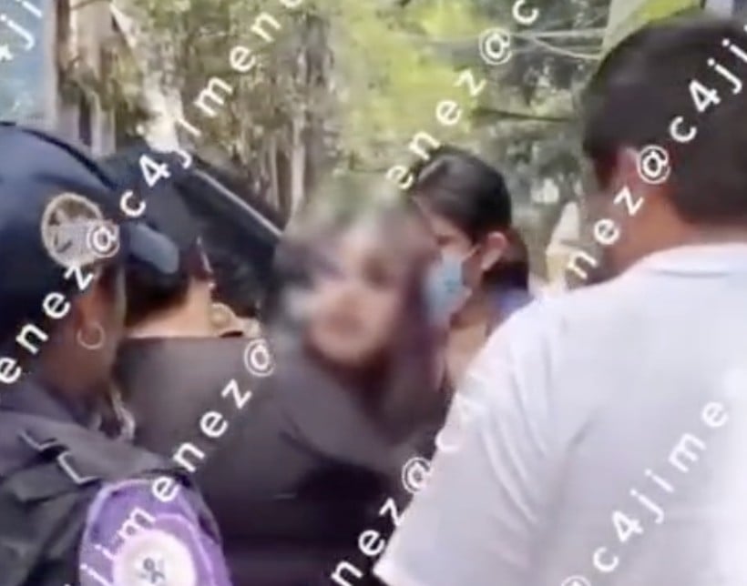 “Tengo un gato” gritaba a su mamá mientras la arrestaban por agredir a su novio