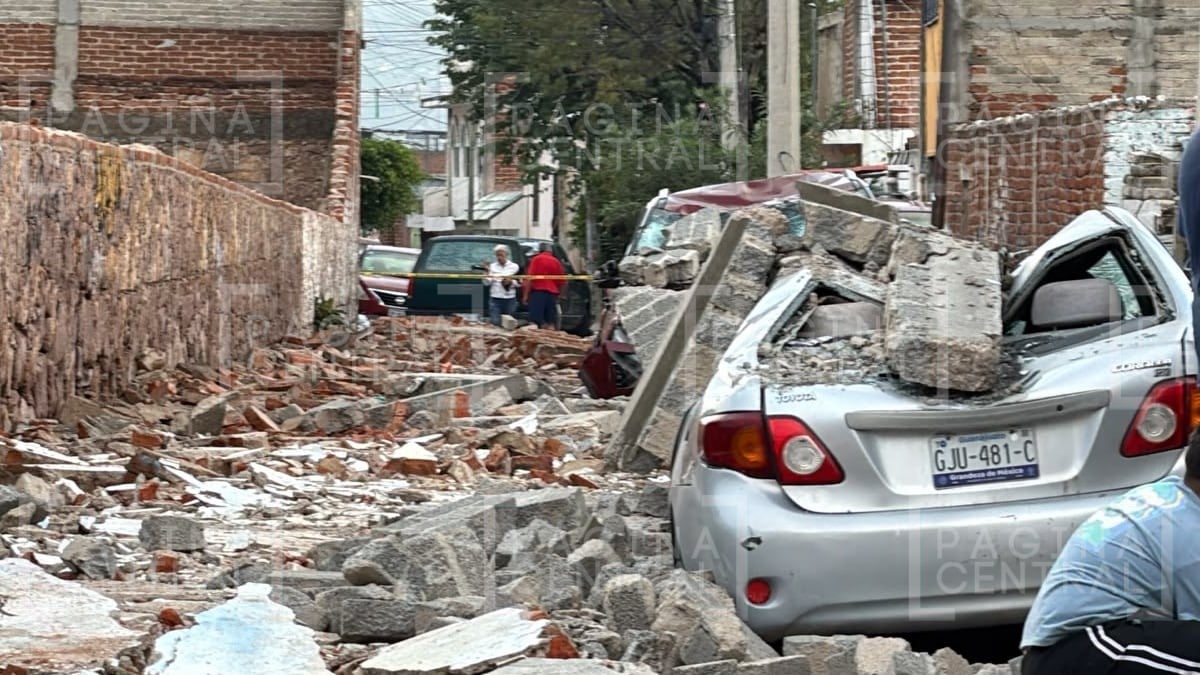Desploma lluvia barda de casi 100 años en León; daña dos vehículos