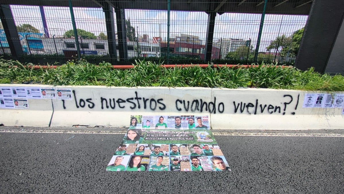 Madre sepulta un hijo y continúa búsqueda de otro