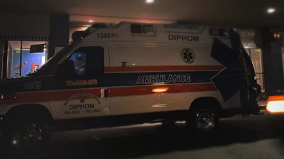 ¡La apuñaló! Mesera acusó a una colega de robarle un cliente y la atacó con un cuchillo