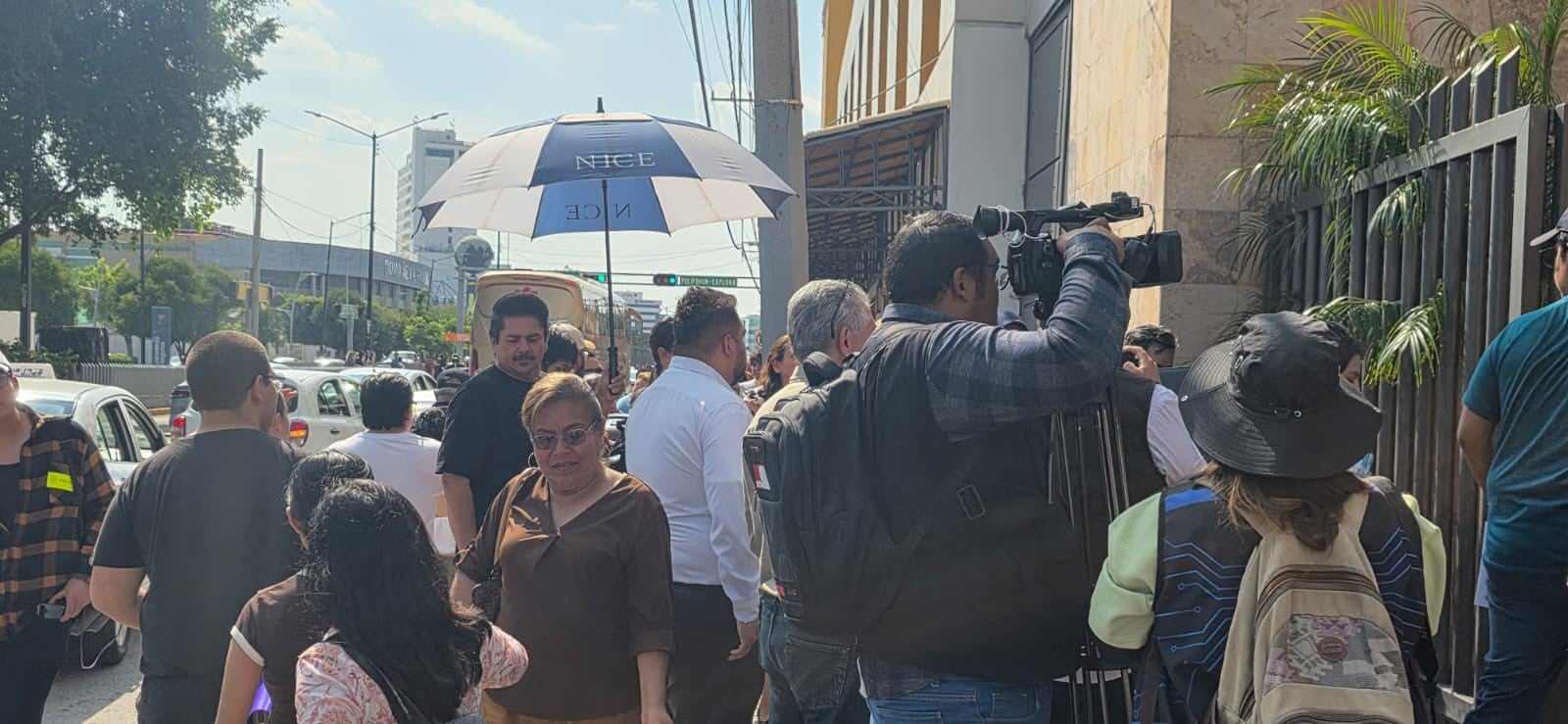 Caos vial y filas kilométricas en León por examen de admisión de la UNAM