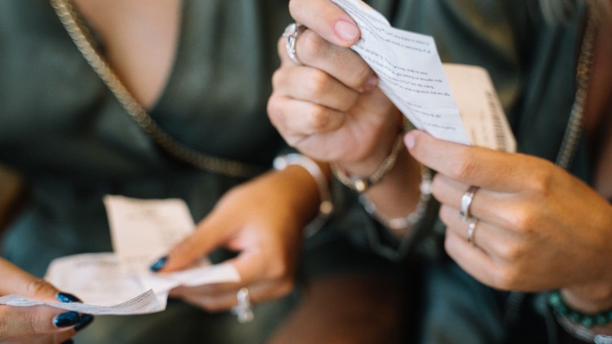 ¿Tiras tus recibos de nómina? Por esta razón debes dejar de hacerlo