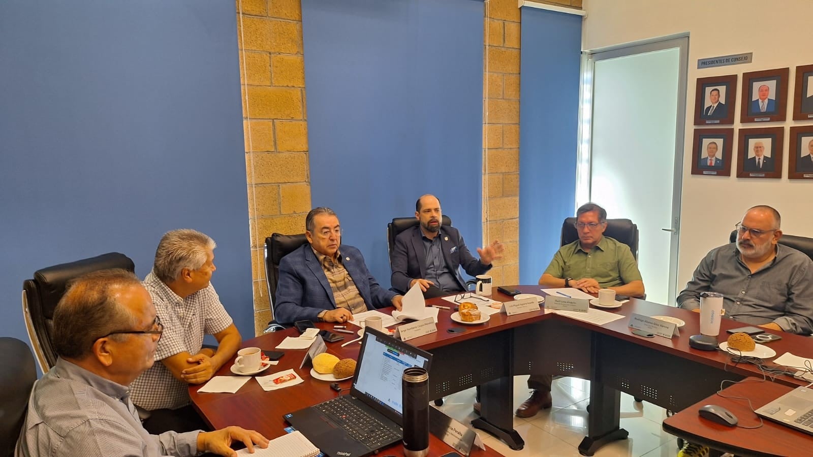 Establecen Gobierno y CFE ruta para fortalecer infraestructura de León
